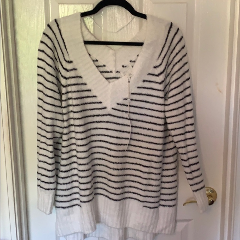 Caslon black and white sweater 😇